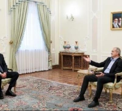 Baş nazirin müavini Şahin Mustafayev İran Prezidenti Məsud Pezeşkianla görüşüb